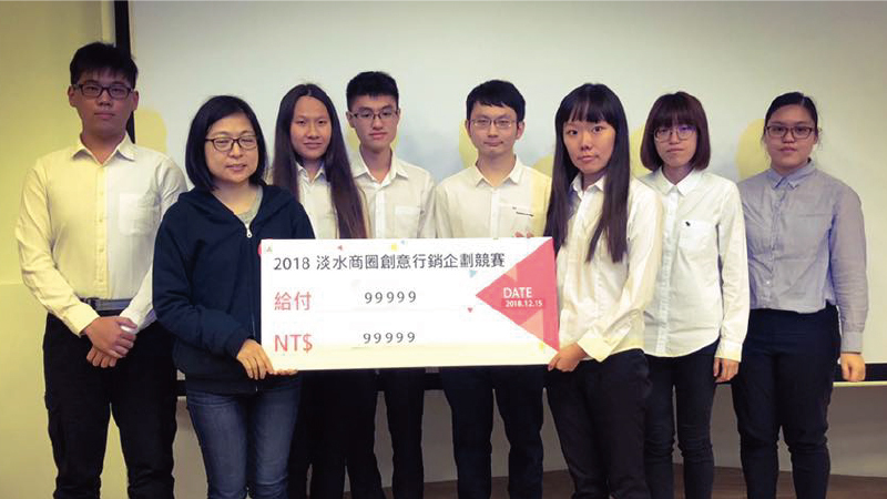 非營利組第三名團員合影圖片