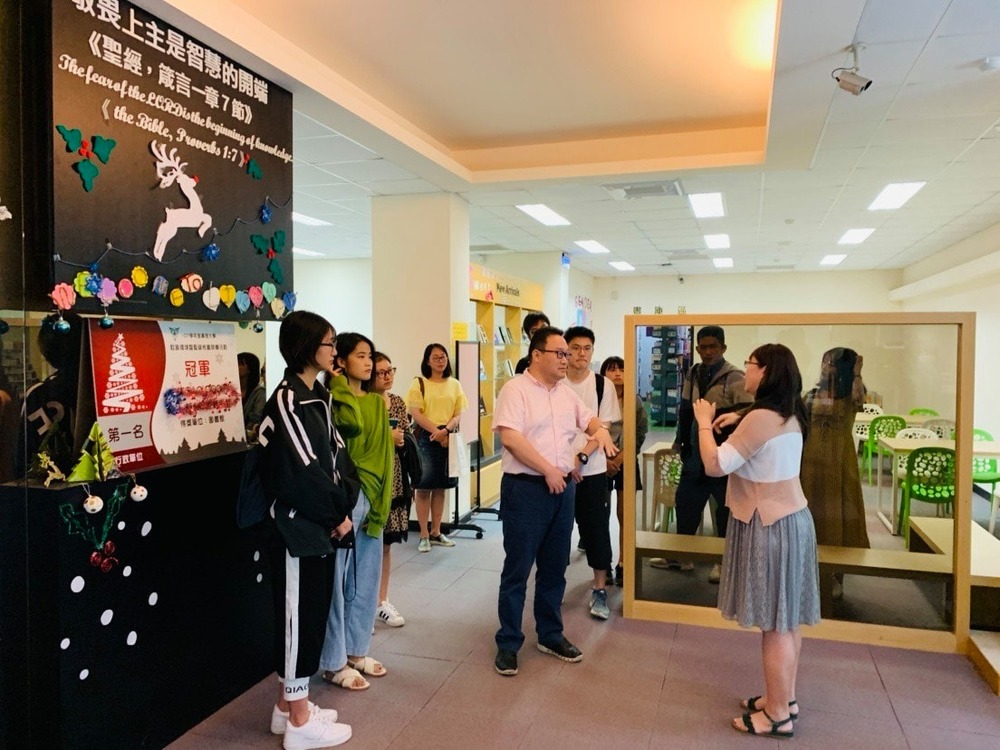 上海大學訪台交流團參訪本校圖書館圖片