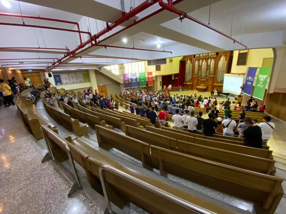 集合北中南東各大專院校原住民中心及各中會區會教會青年約400多名學生共同參與