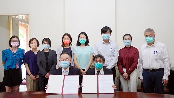 真理大、台灣優勢產業簽產學合作協議圖片