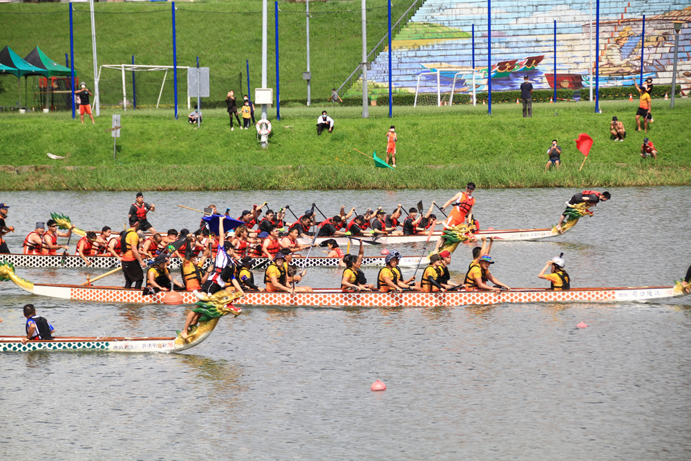 兩場龍舟錦標賽於端午連假連續三天接連比賽。