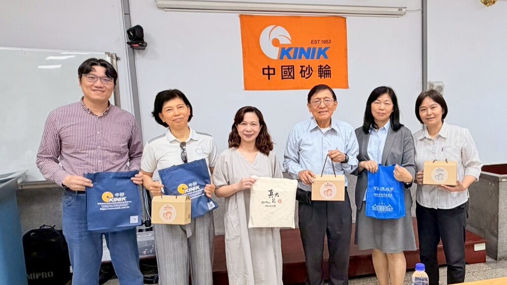 真大師生團隊參訪中國砂輪了解半導體材料產業趨勢圖片