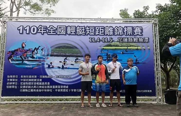 真理大學林益宏勇奪SUP項目的冠軍圖片