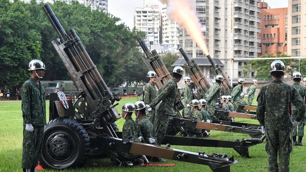 前總統李登輝7月30日辭世，鳴放矧砲。圖片