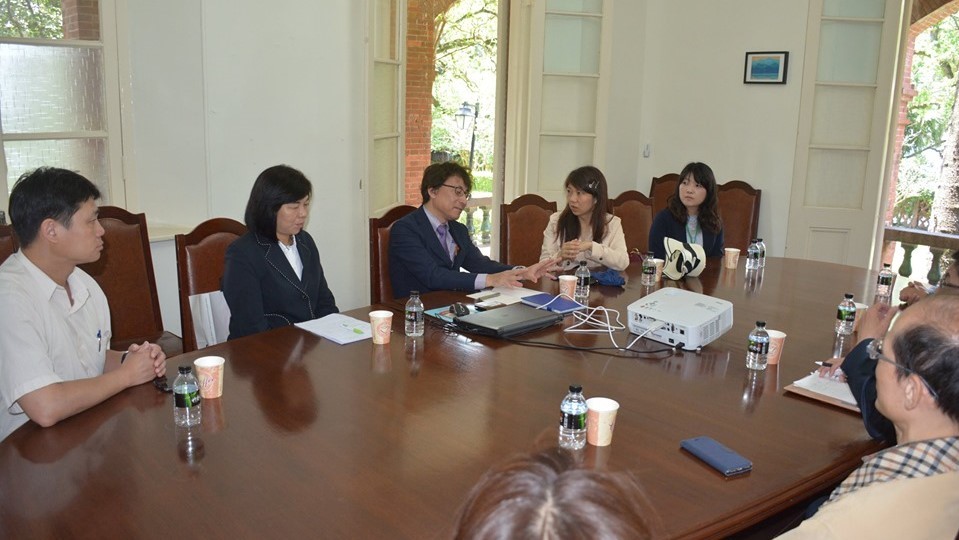 日本三重大學西村訓弘副校長與本校洽談合作的方式與範圍