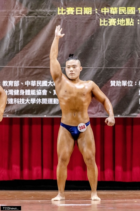 黃欽瑋同學獲大專男子健美項目第五量級第五名的殊榮。圖片