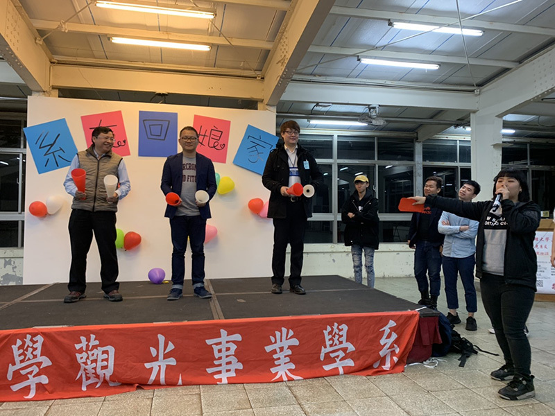 當天系友回娘家現場活動熱烈圖片