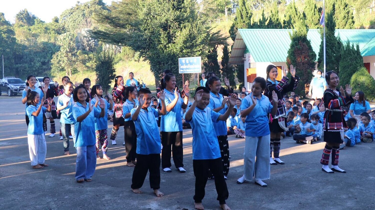 真理大學新北市與桃園市校友會和泰國清萊師生合照
