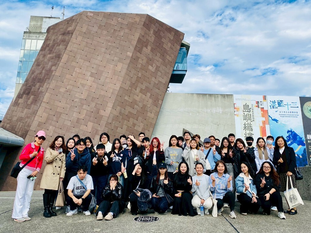 真理長期重視實務導向與產業連結，持續透過多元校外學習活動