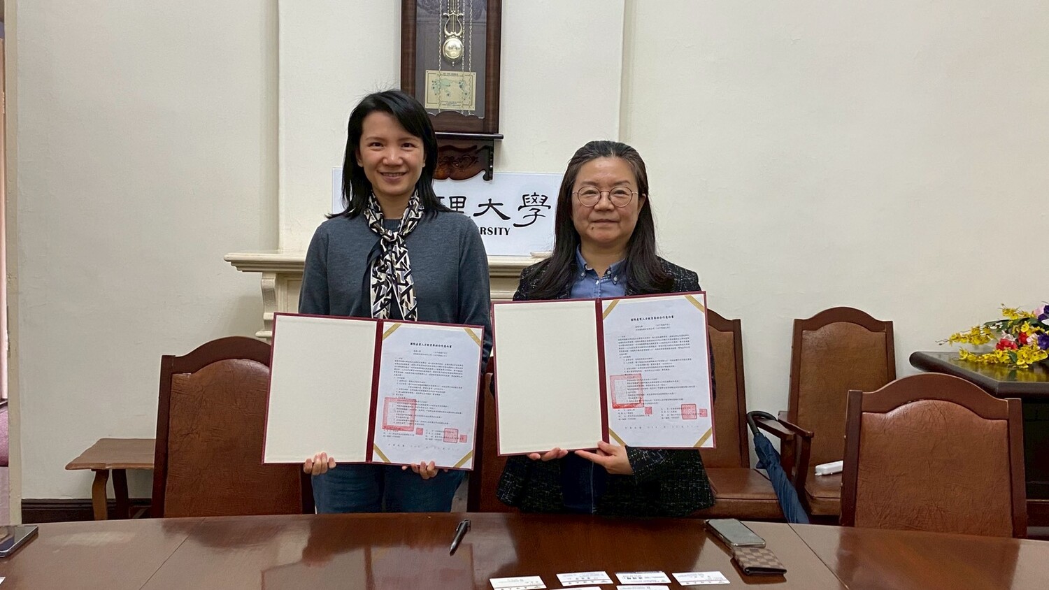 真理大學與宏泰建設企業機構在校長會議室舉行產學合作備忘錄（MOU）簽署儀式