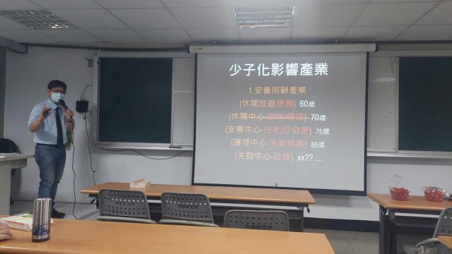 馬偕學校董事長的戴約信牧師專講實況圖片