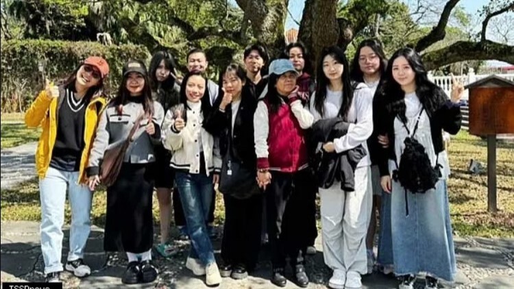 真理大學國際生參訪巫登益美術館