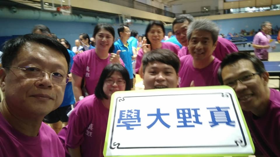 本校桌球代表隊成員全體合照圖片