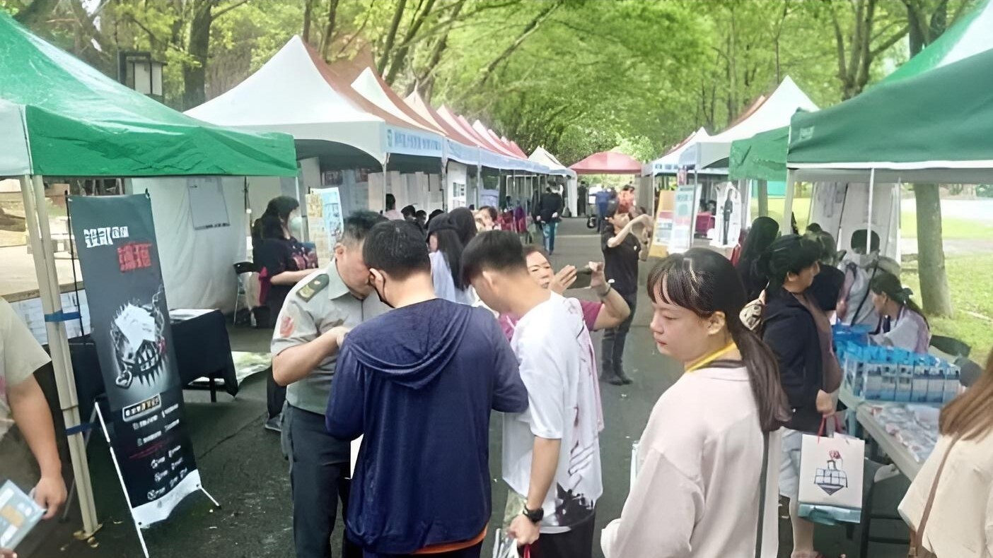 真理校園博覽會當天學生參與實況圖片
